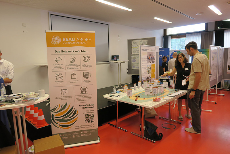 Stand vom Netzwerk Reallabore der Nachhaltigkeit bei einer Tagung in Stuttgart.