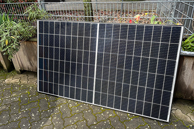 Balkon mit PV-Modul